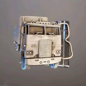 VINTAGE SEMI TRUCK DESIGN SILVER TONE BELT BUCKLE - DATED 1978 HEAVY‎ B-38 USA